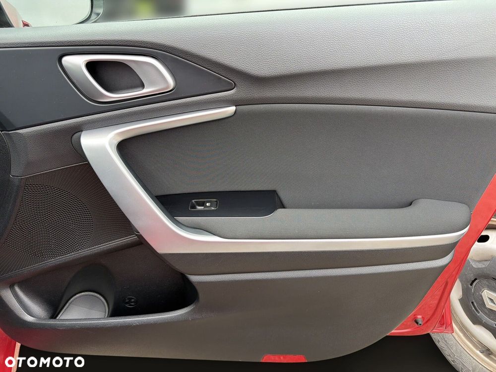 Kia Ceed - 14