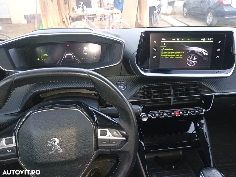 Peugeot 208 - 6
