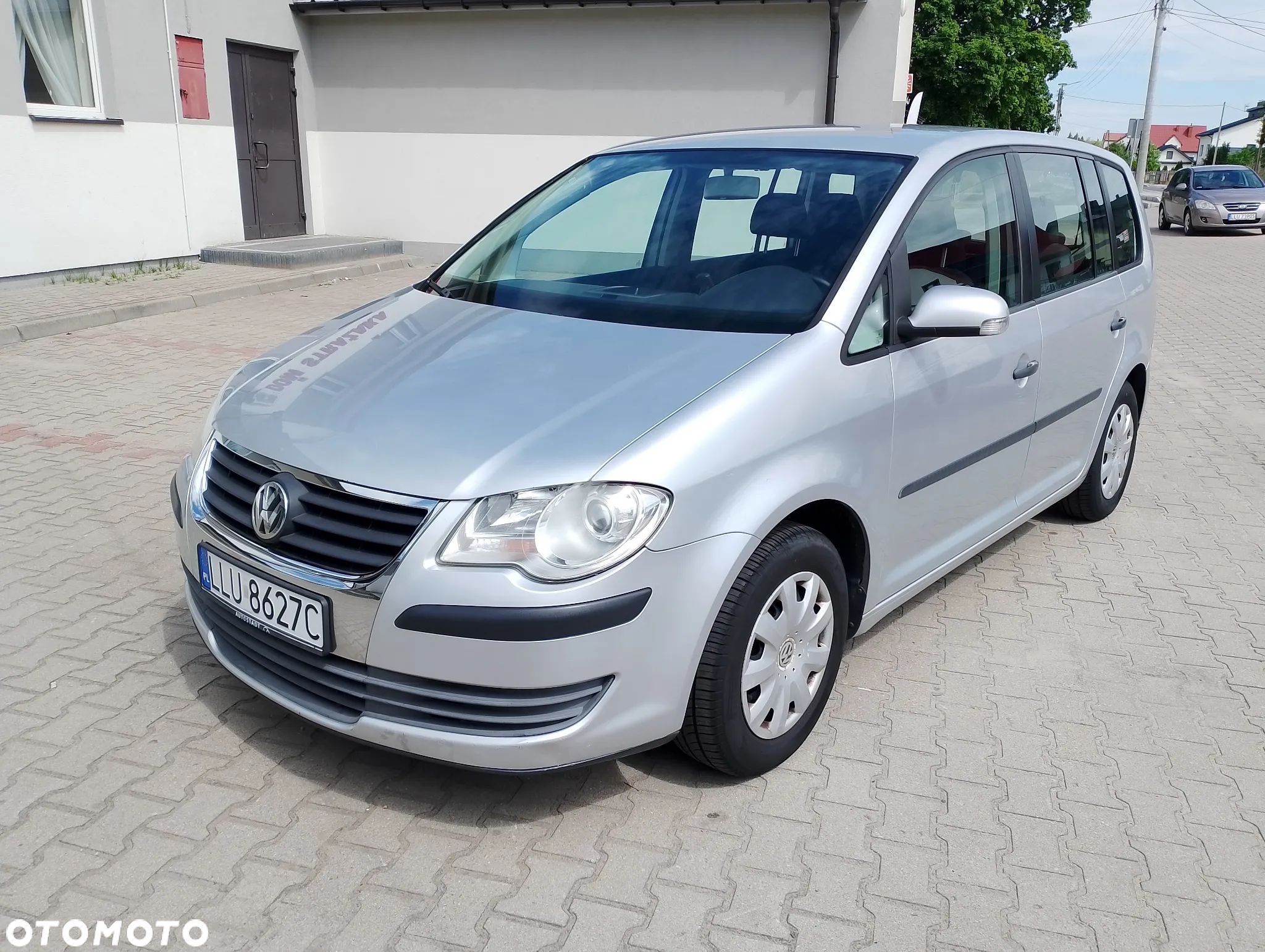 Volkswagen Touran - 1