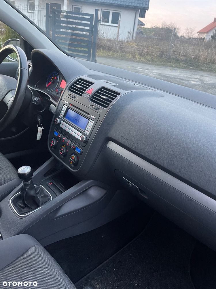 Volkswagen Golf - 23