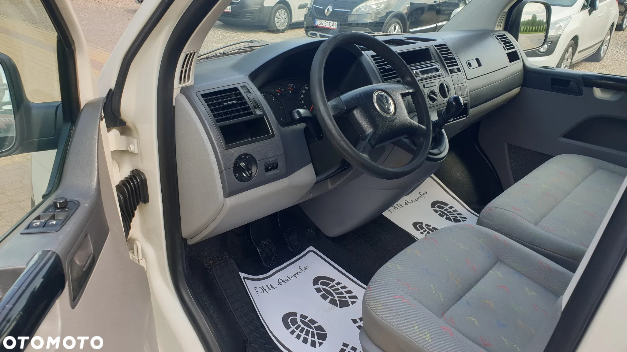 Volkswagen Transporter - 12