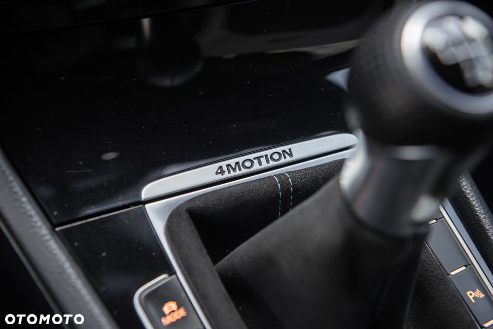 Volkswagen Golf 2.0 TSI BMT 4Mot R - 32