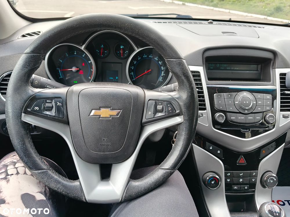 Chevrolet Cruze 1.6 LT - 20