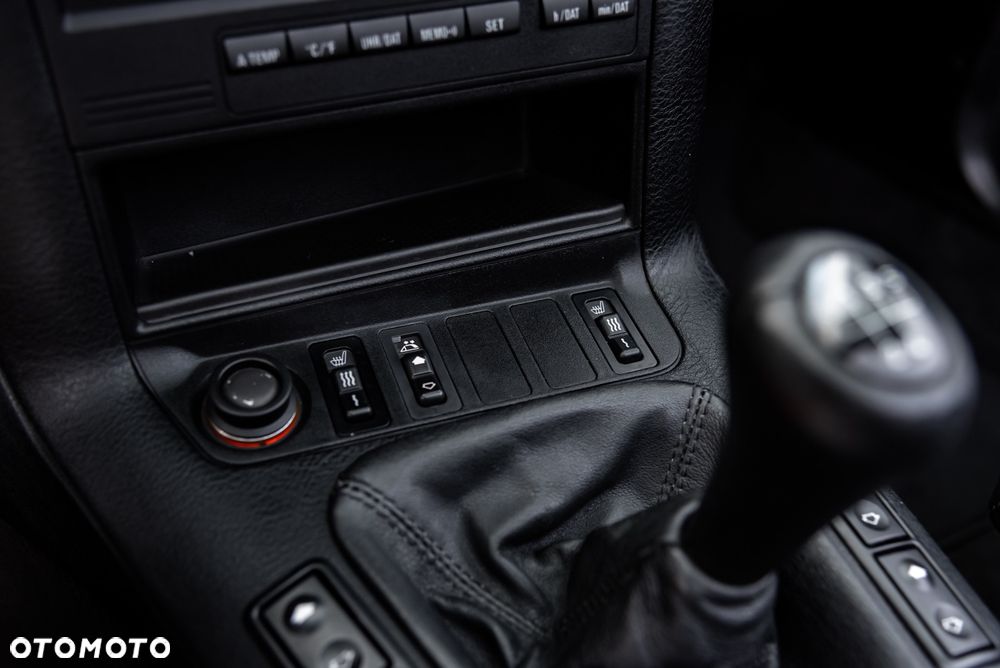 BMW Seria 3 320i - 30