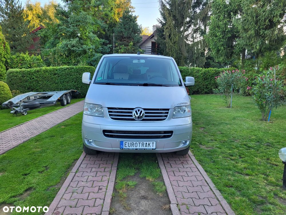 Volkswagen Multivan - 2