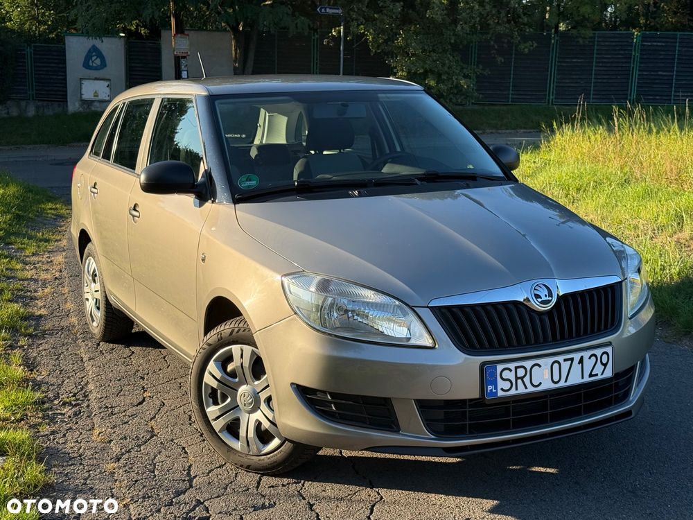 Skoda Fabia 2013 photo 2