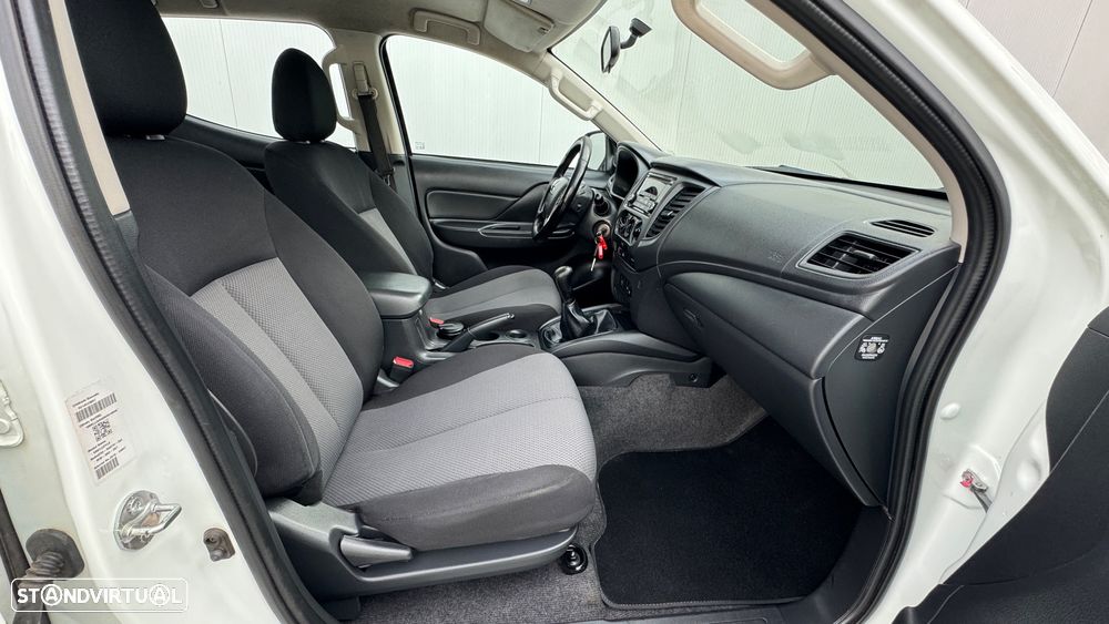 Mitsubishi L-200 Cabine dupla 4X2 - 34