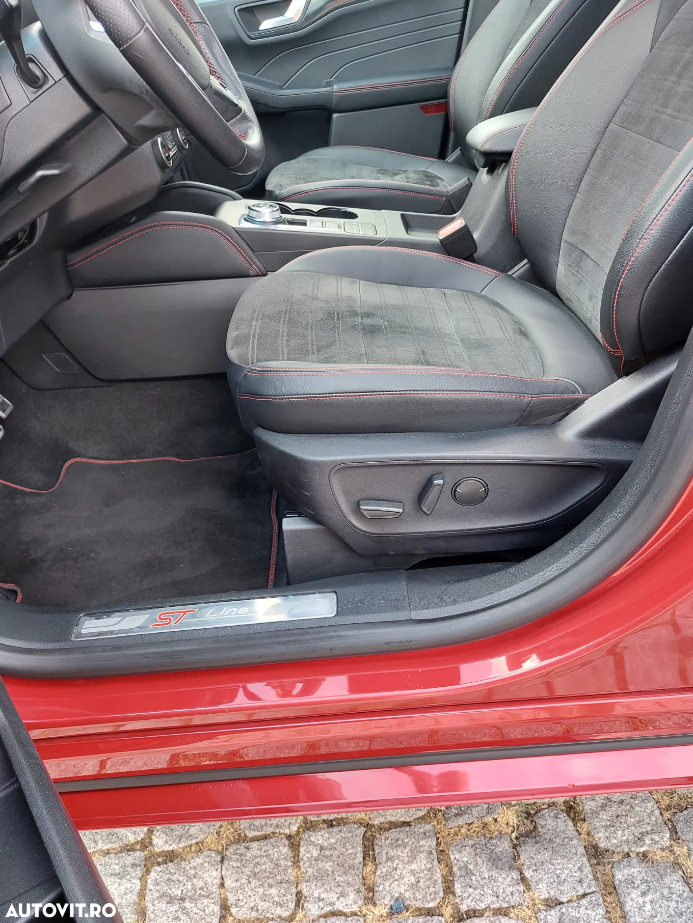 Ford Kuga 2.0 EcoBlue 4x4 Aut. ST-LINE - 37