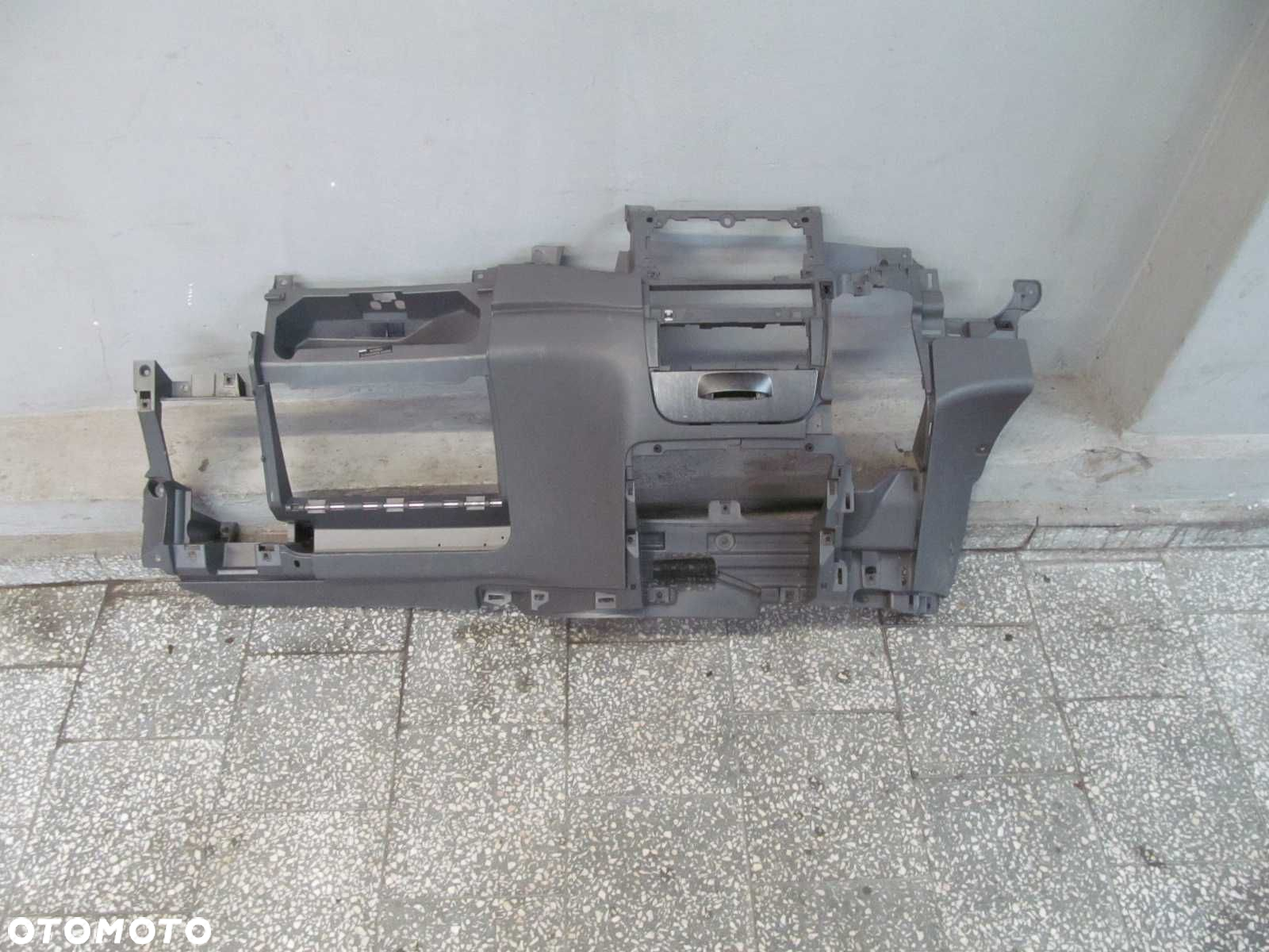 IVECO DAILY IV LIFT 11-14 OSLONA DESKA KONSOLA UK ANGLIK - 2