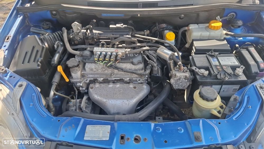 Chevrolet Aveo ver-1-2-16v-confort - 18