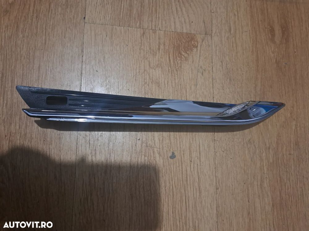 Ornament grila bandou semnalizare suplimantara stanga dreapta bara fata Original BMW F06 F12 F13 - 2