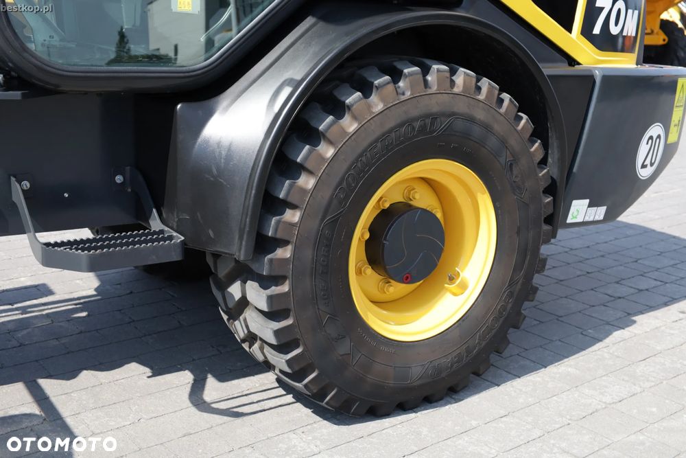 Komatsu WA70M-8 - 28