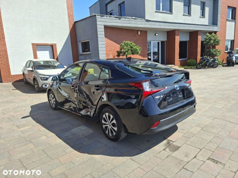 Toyota Prius (Hybrid) Executive - 8