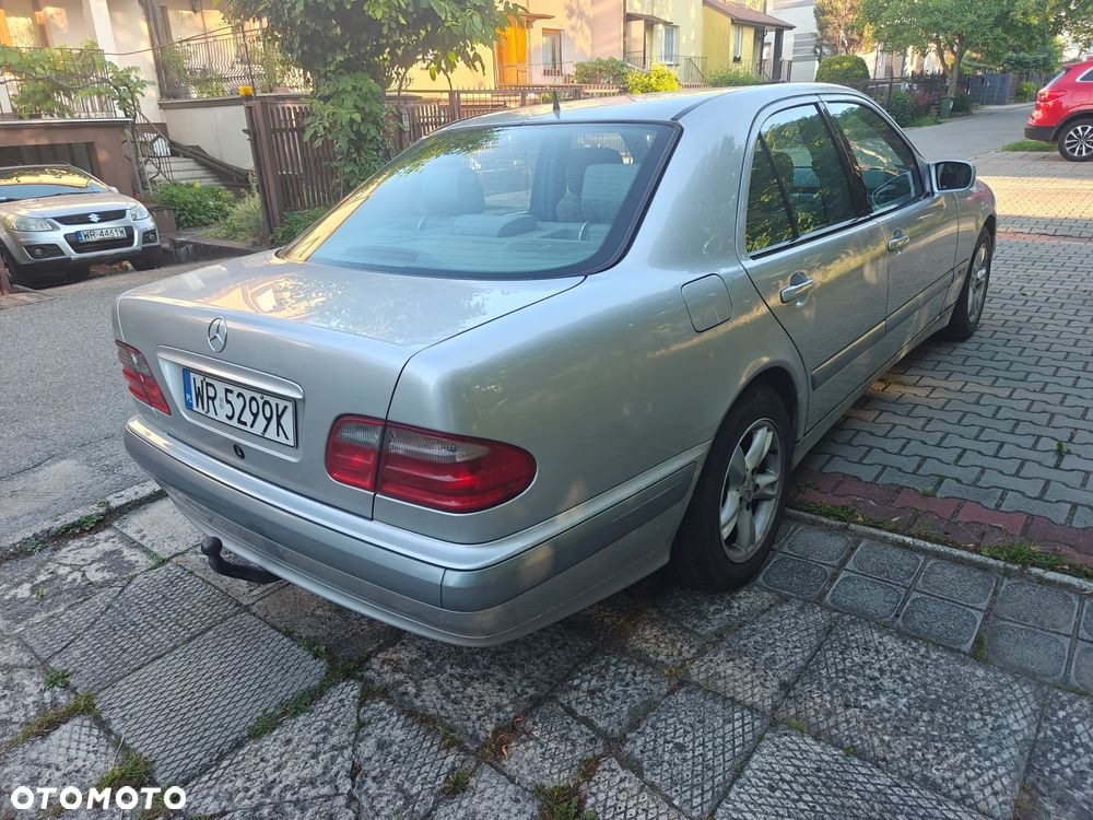 Mercedes-Benz Klasa E 220 CDI Classic - 5
