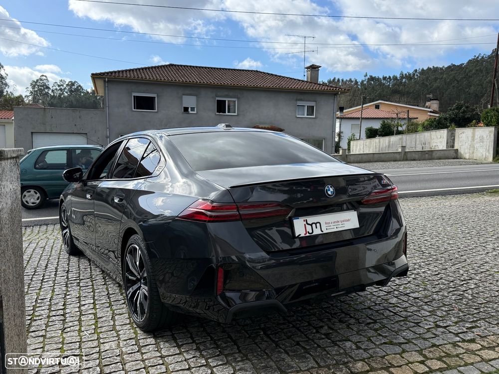 BMW 530 e Pack Desportivo M Pro - 4