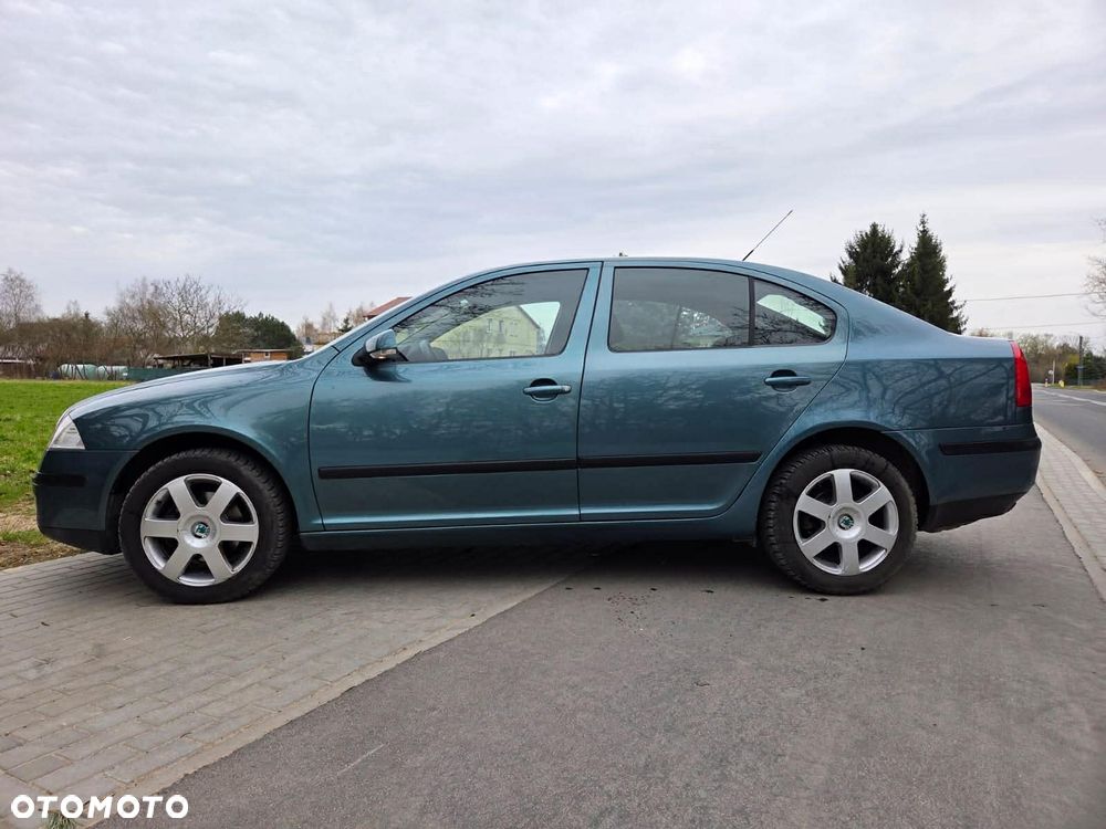 Skoda Octavia 1.6 Elegance EU5 - 9