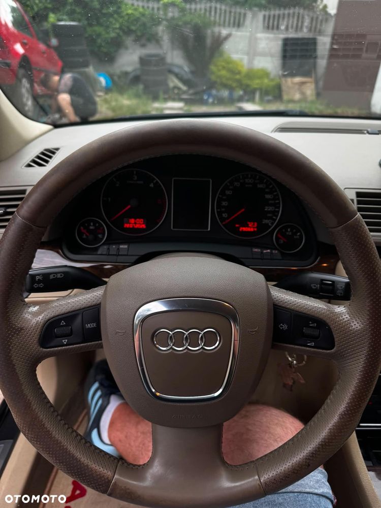 Audi A4 Avant 2.0 TDI DPF - 11