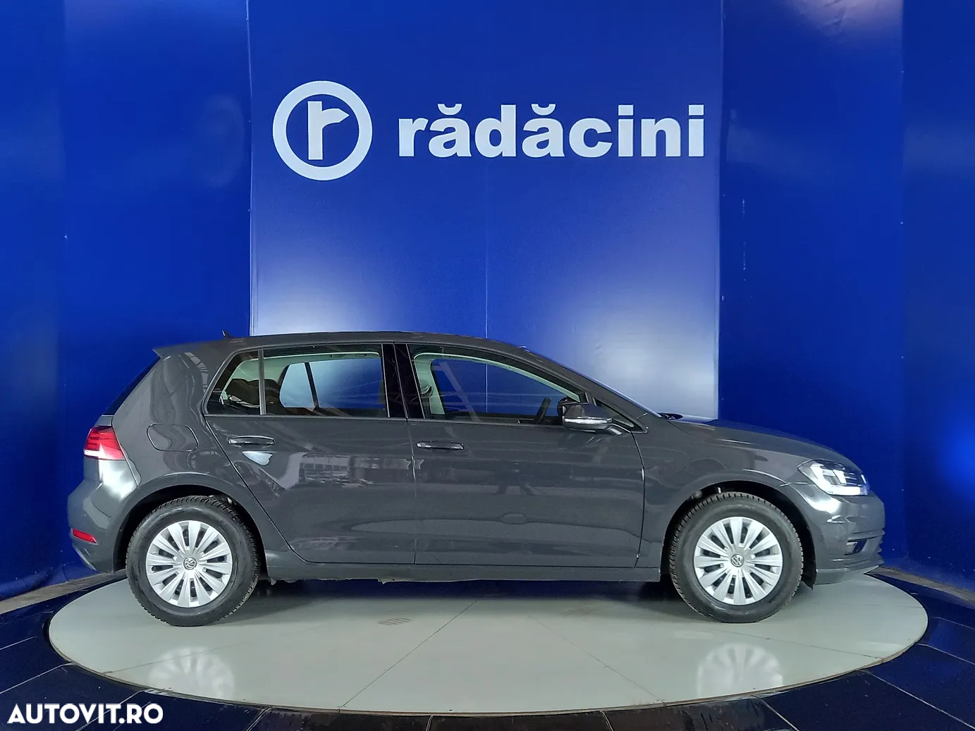 Volkswagen Golf - 6