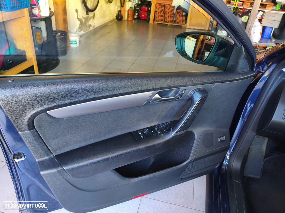 VW Passat Variant 2.0 TDI Con.Navi.DSG - 10