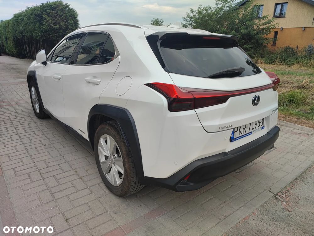 Lexus UX - 3