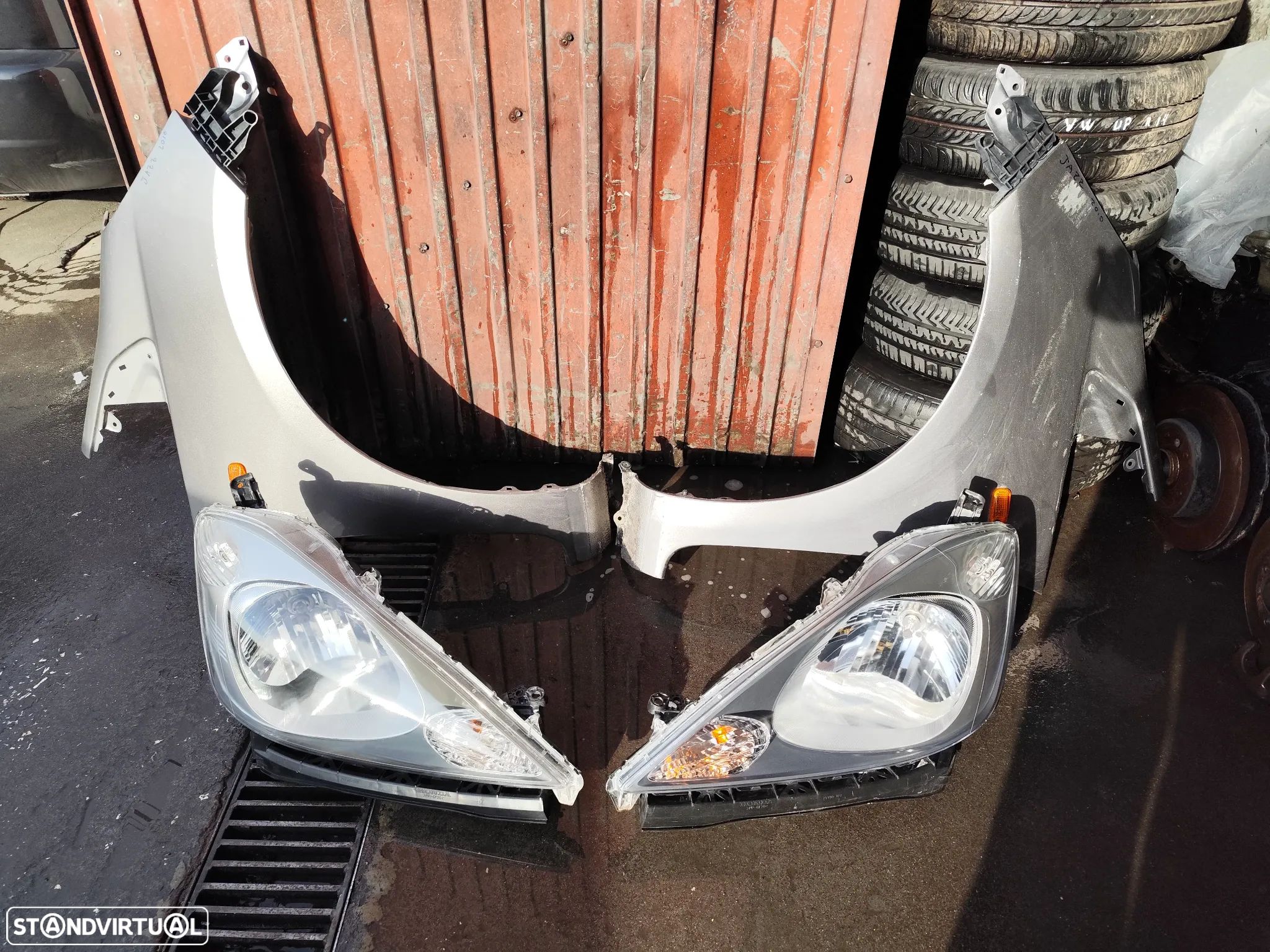 HONDA JAZZ III FAROL / GUARDA LAMAS - FC015 - 1