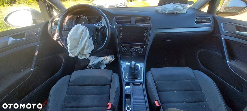 Volkswagen Golf 2.0 TDI (BlueMotion Technology) DSG Comfortline - 6