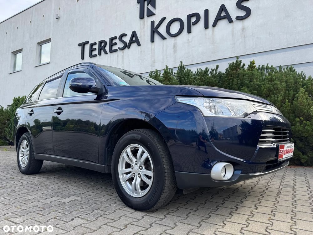 Mitsubishi Outlander 2.0 Invite + 2WD - 14