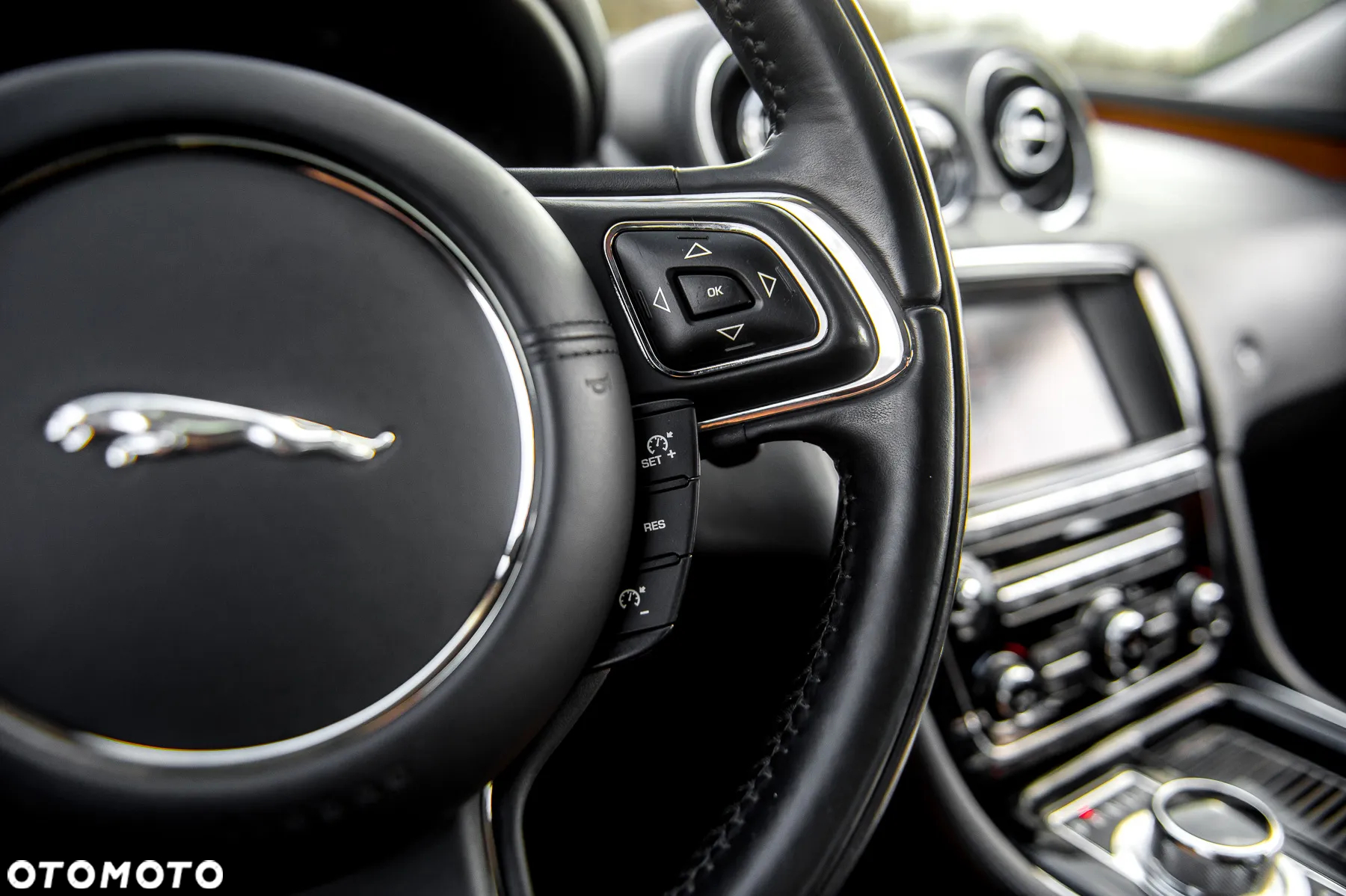 Jaguar XJ 3.0 T AWD Premium Luxury - 37