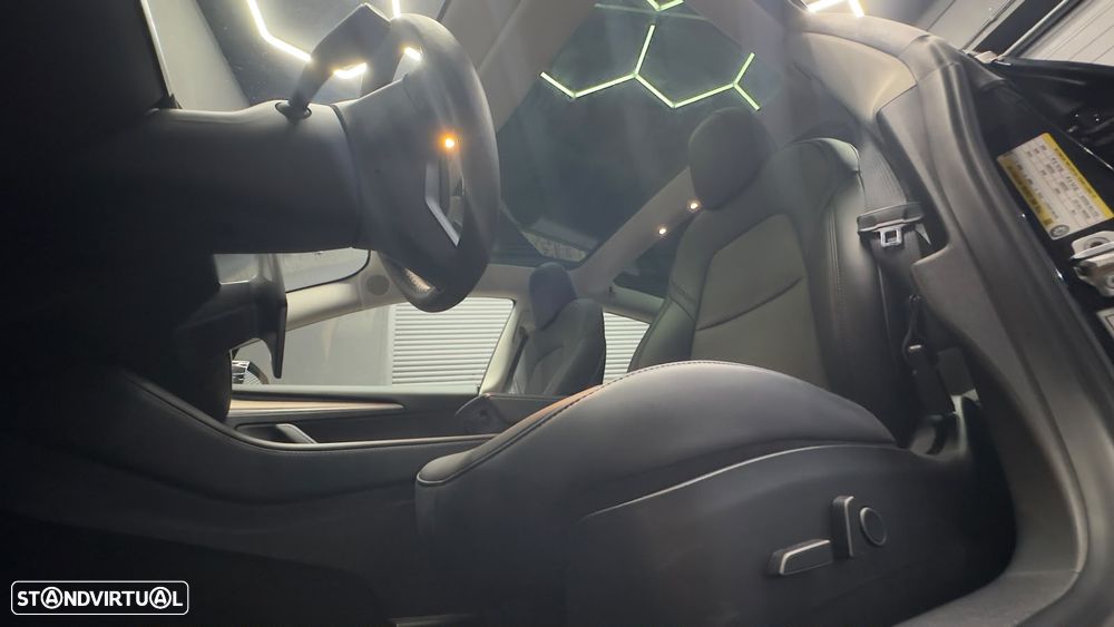 Tesla Model 3 Performance Dual Motor AWD - 28