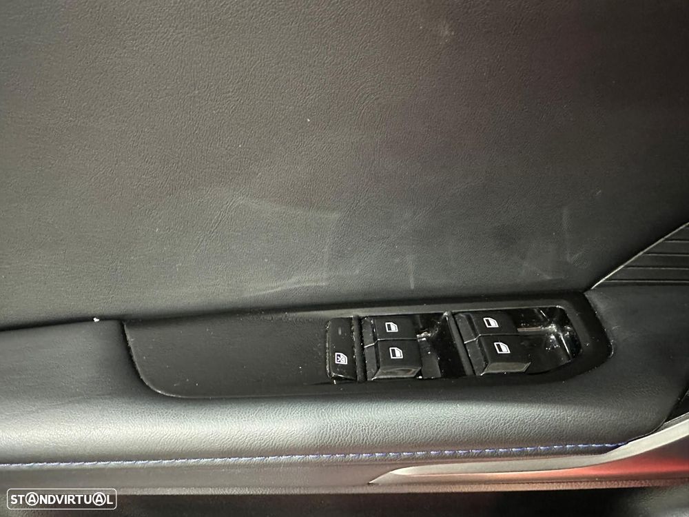 MG MG4 64 kWh Luxury - 46