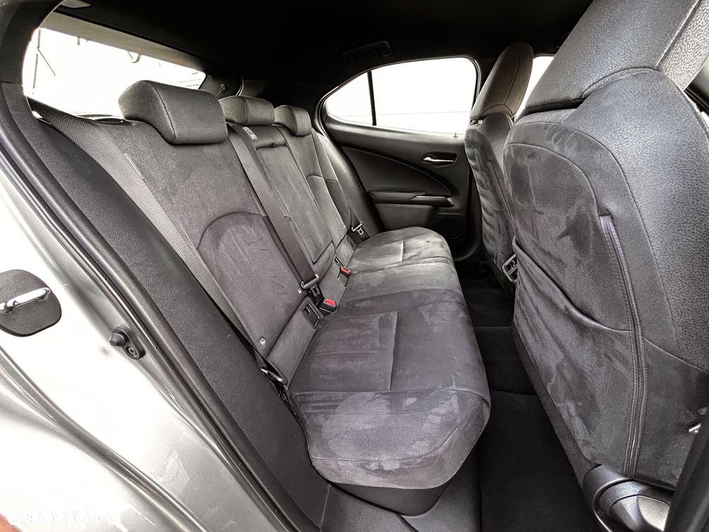 Lexus UX 250h Elegance 2WD - 8