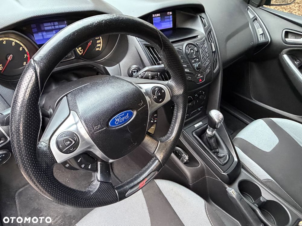 Ford Focus ST - 6