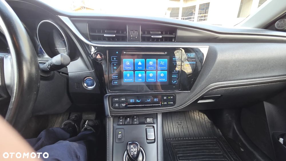 Toyota Auris Hybrid 135 Prestige - 7