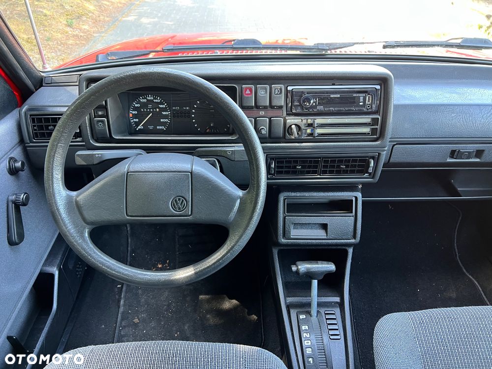 Volkswagen Golf - 25