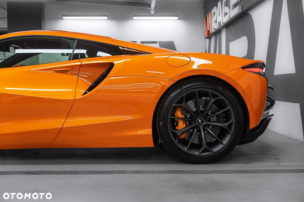 McLaren Artura - 5
