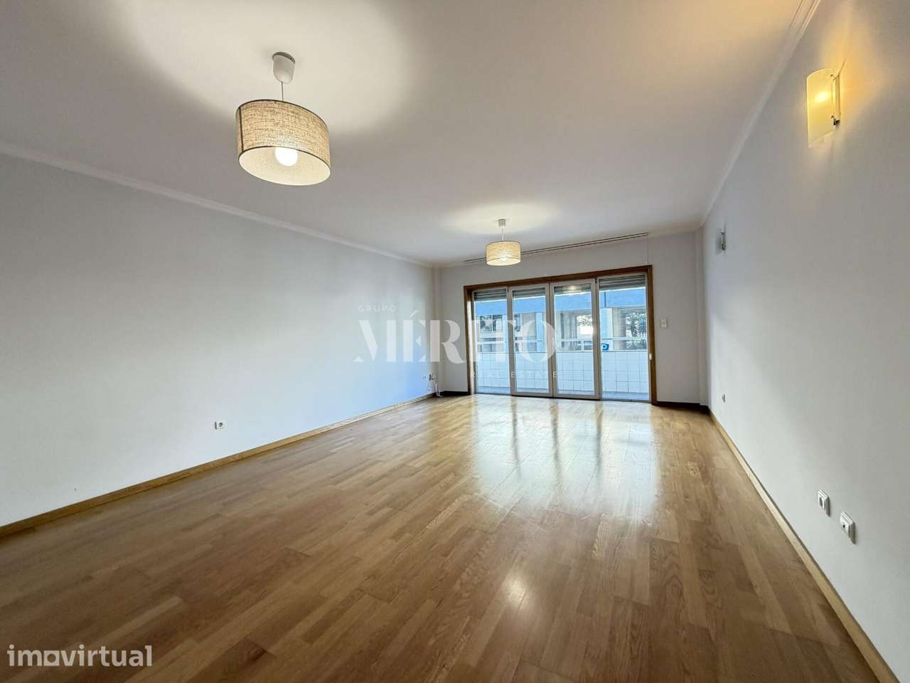 Apartamento T1 com 90 m2 e Garagem Fechada – Costa, Guimarães - Grande imagem: 4/11