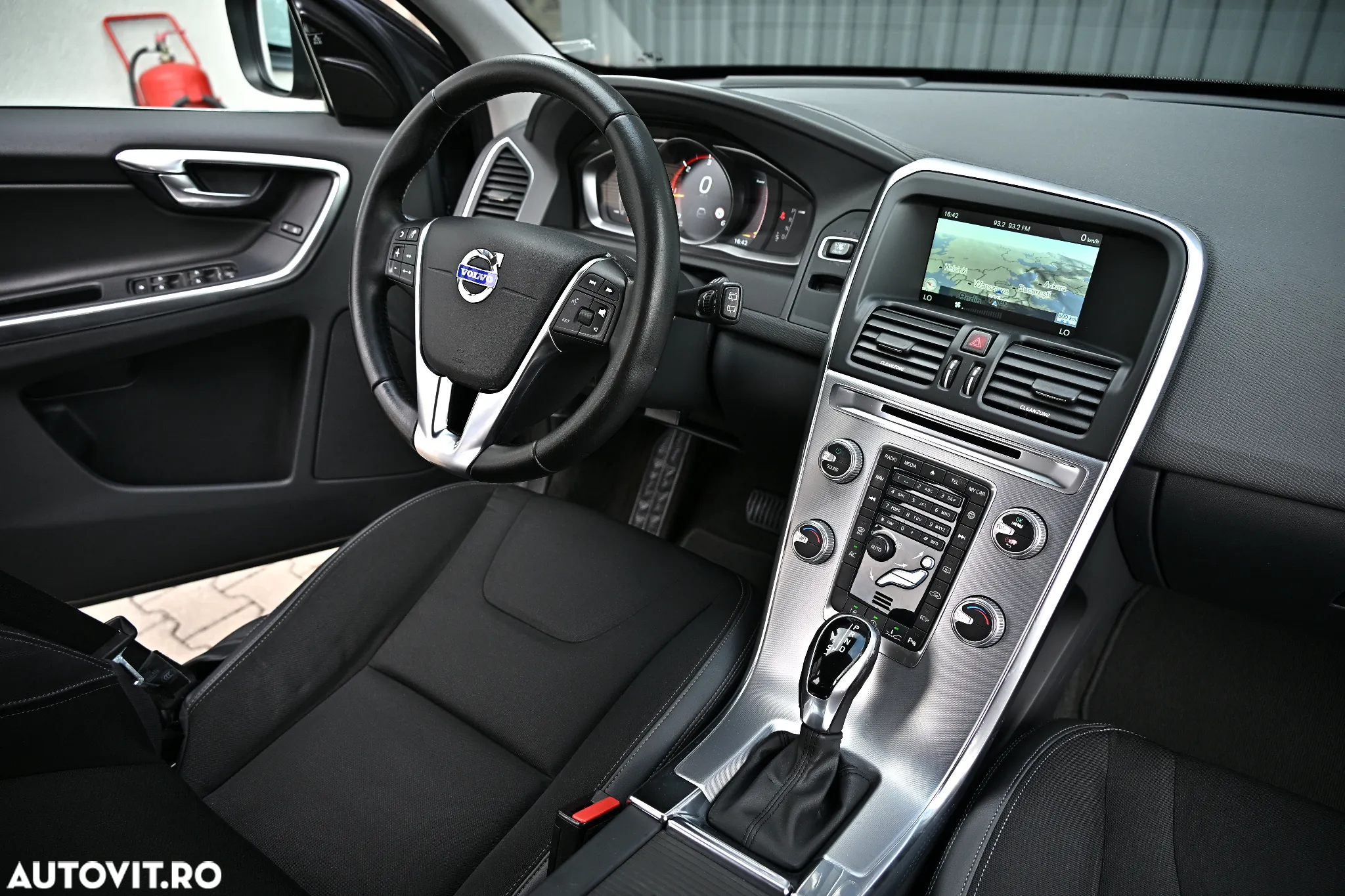 Volvo XC 60 D4 Geartronic Momentum - 8