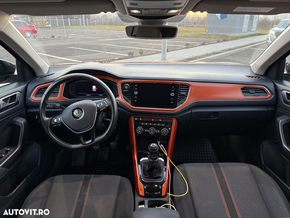 Volkswagen T-Roc - 9