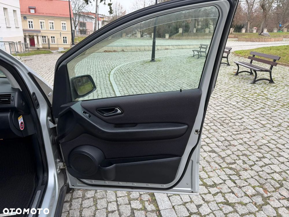 Mercedes-Benz Klasa A 150 BlueEFFICIENCY Elegance - 28