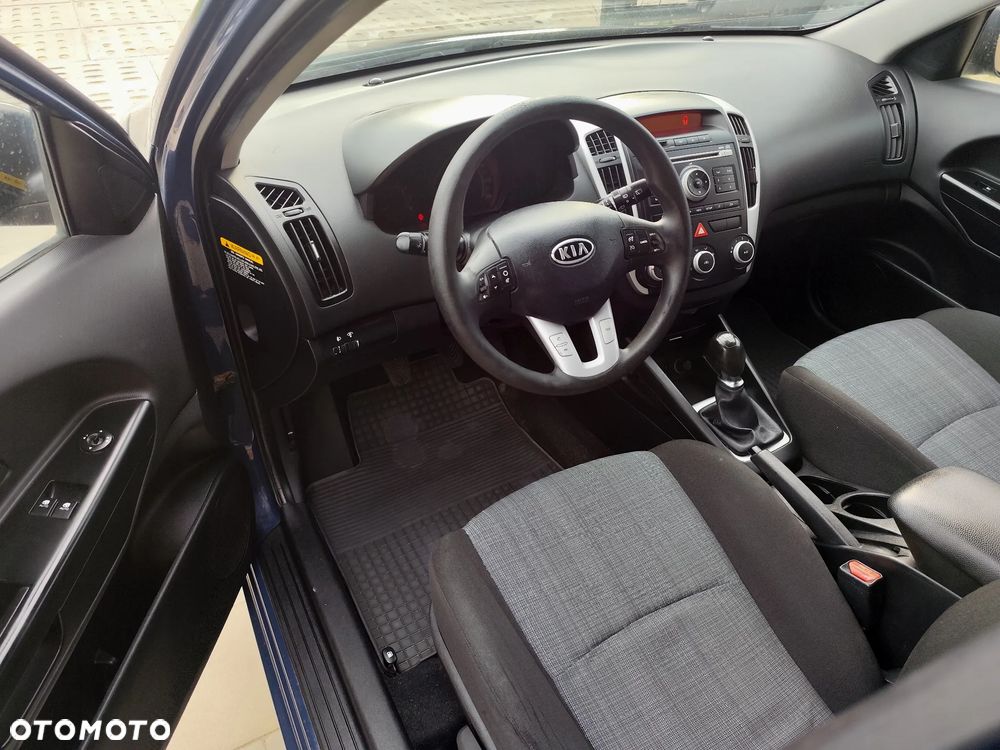 Kia Ceed 1.6 L - 15