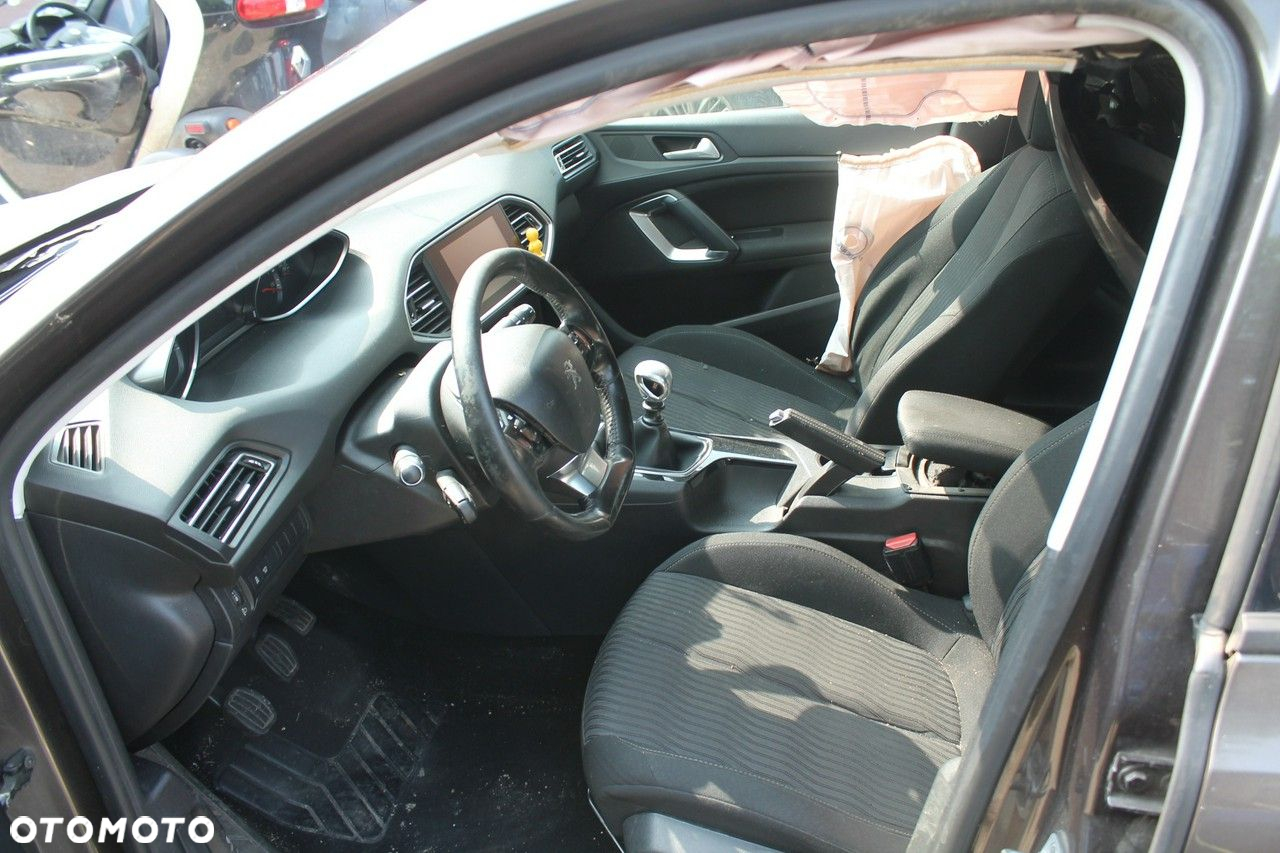 Peugeot 308 - 5