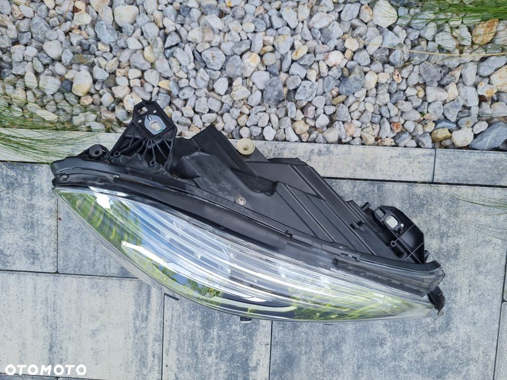 mercedes a klasa amg 176 w176 lampa prawa przód bi xenon led a1768204361kz - 7