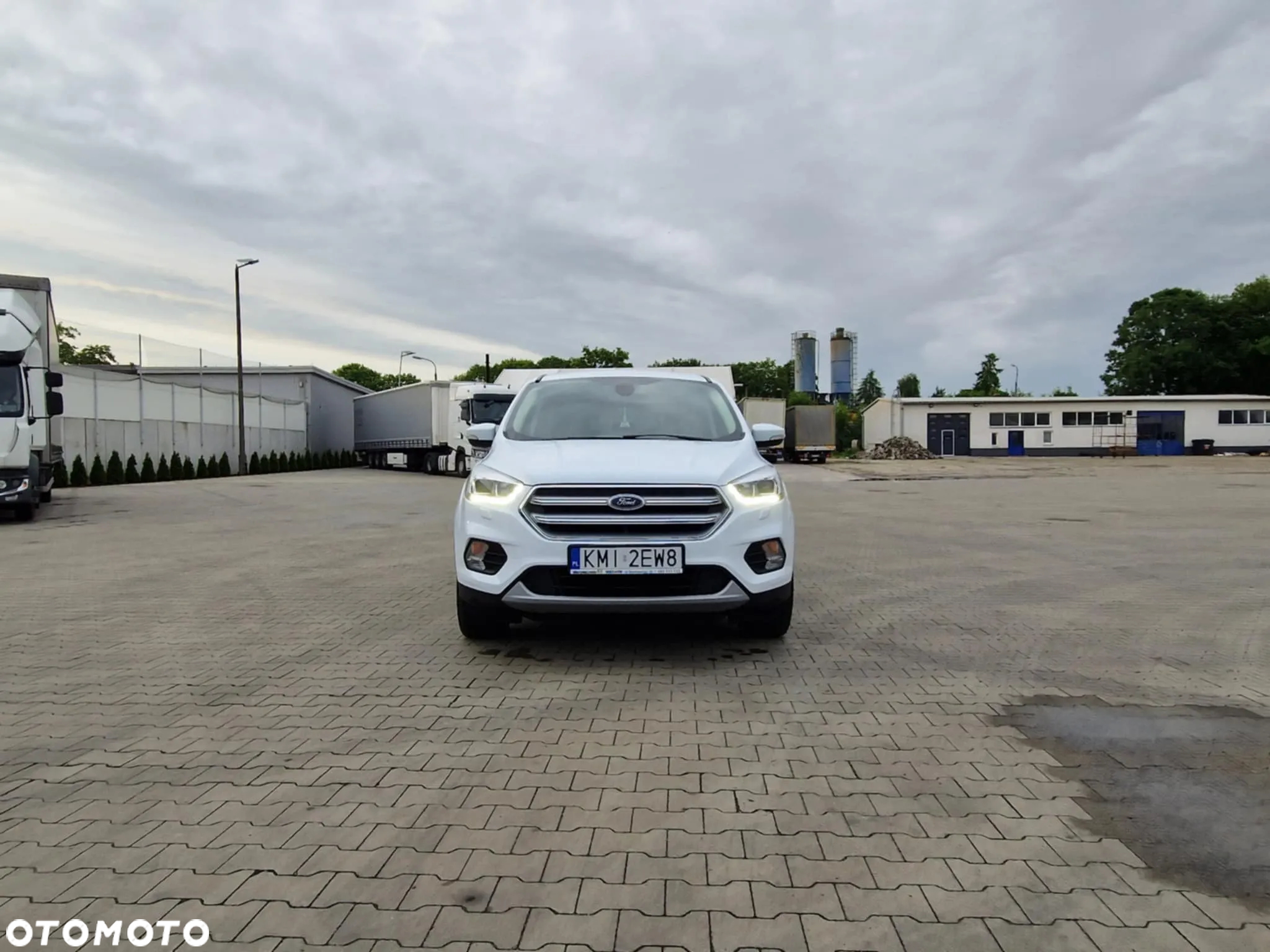 Ford Kuga 2.0 TDCi 2x4 Black & Silver - 16