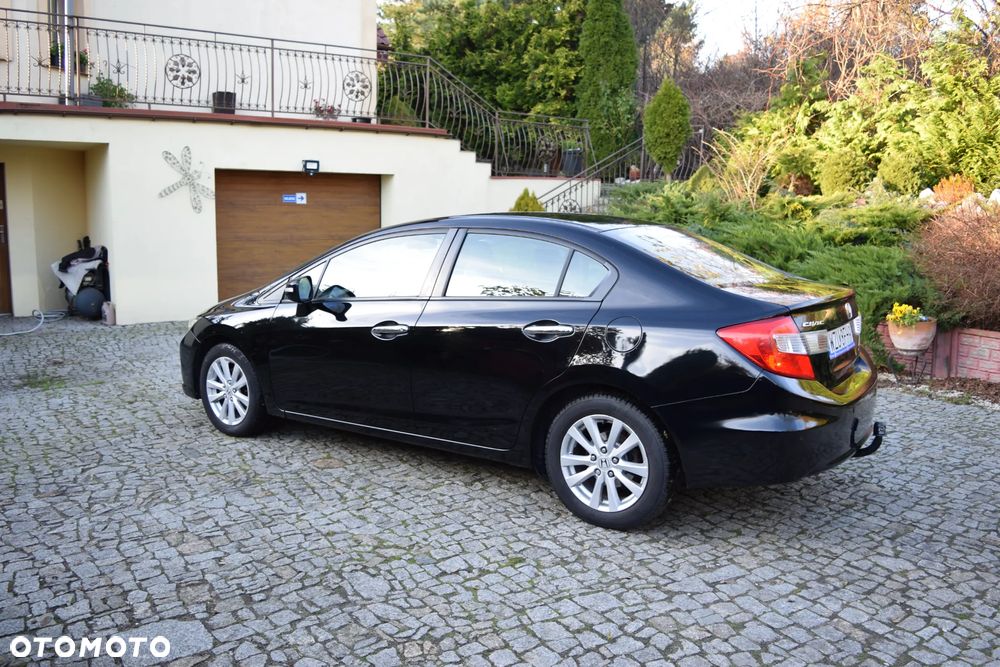 Honda Civic 1.8 Executive EU6 - 4