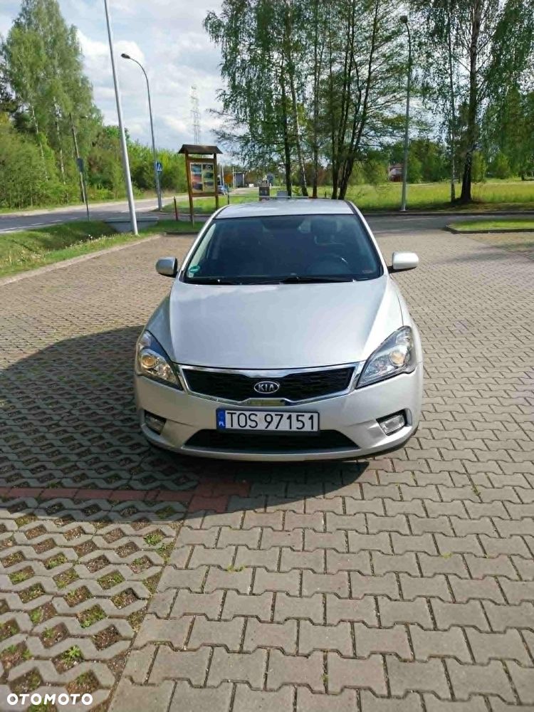 Kia Ceed 1.6 Crdi Comfort - 1