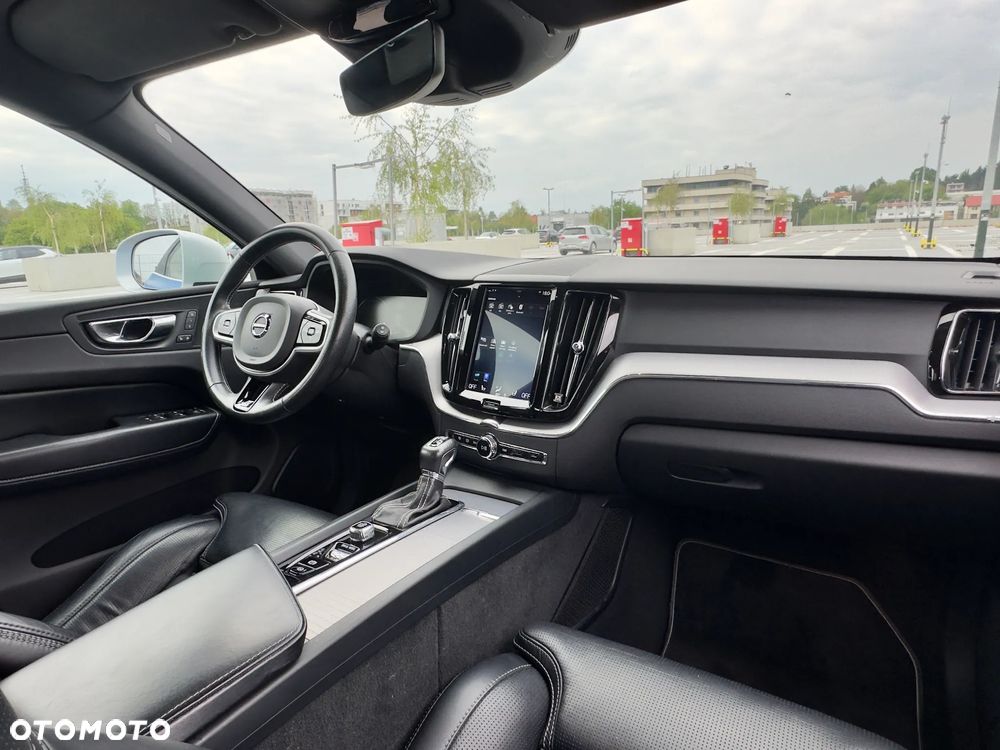 Volvo XC 60 T5 GPF AWD R-Design - 29