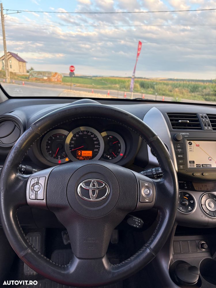 Toyota RAV4 2.2 D-4D Executive - 14