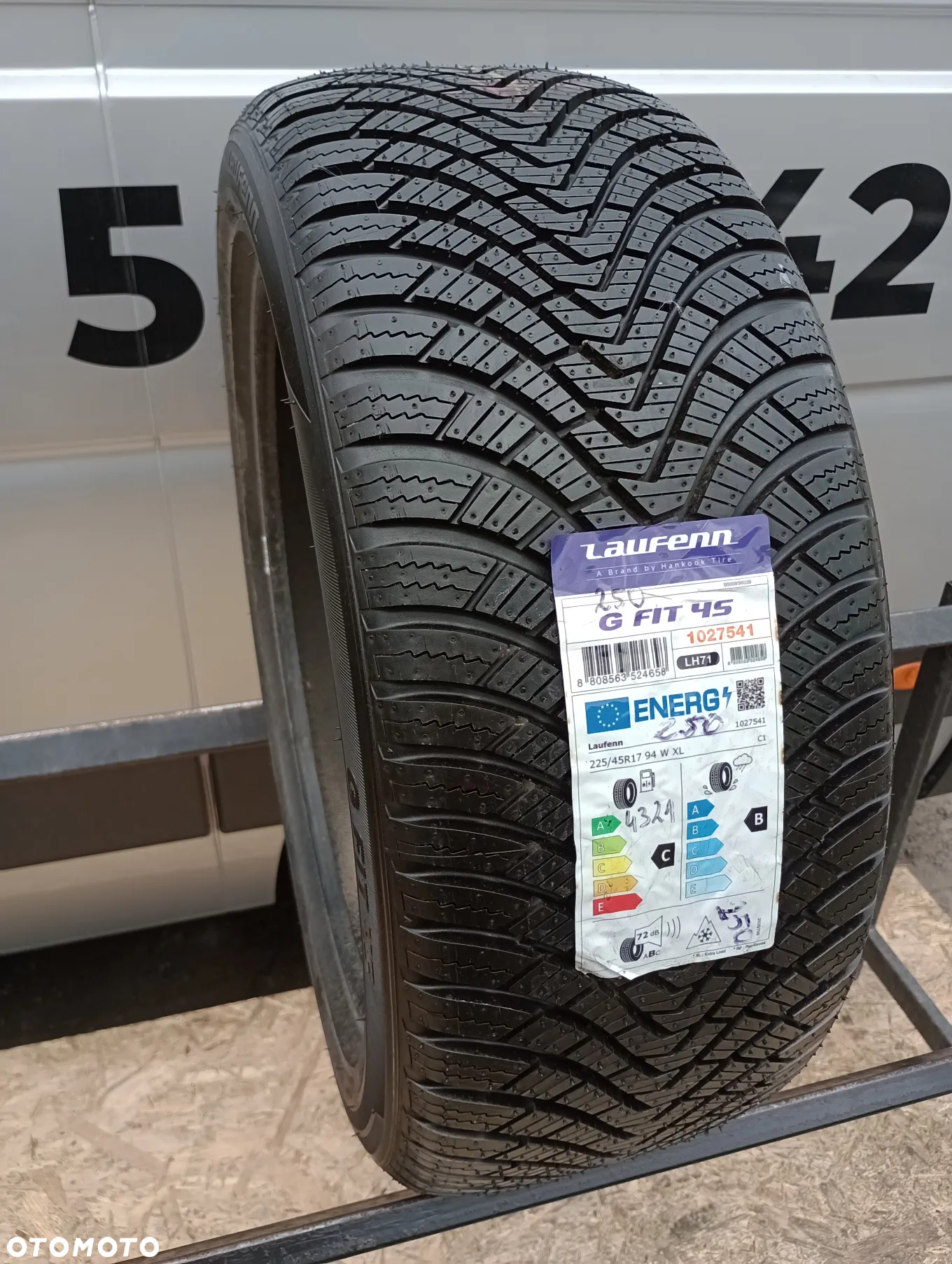 OPONA WIELOSEZONOWA 1x 225/45 R17 94W LAUFEN G FIT 4S - 3