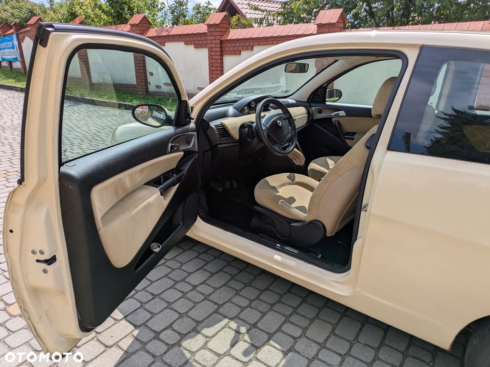 Lancia Ypsilon Y 1.2 8v - 9