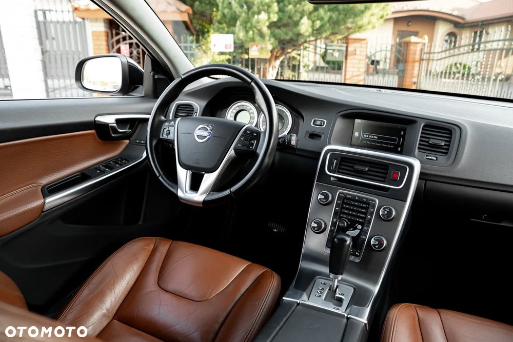 Volvo V60 D3 Geartronic Momentum - 25